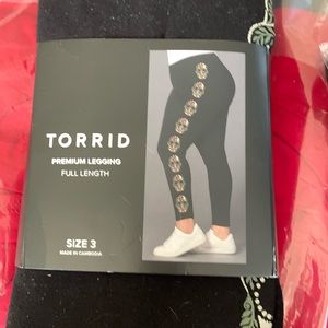 Nwt leggings torrid size 3
